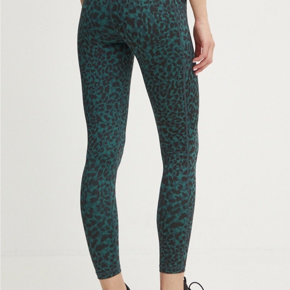 126 DKNY Dark Green Animal Print Leggings - Picture 2 of 4